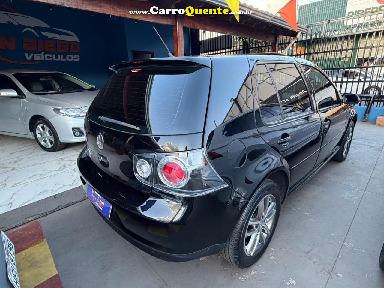 VOLKSWAGEN   GOLF SPORTLINE 1.6 MI TOTAL FLEX 8V 4P   PRETO 2011 1.6 FLEX - Loja