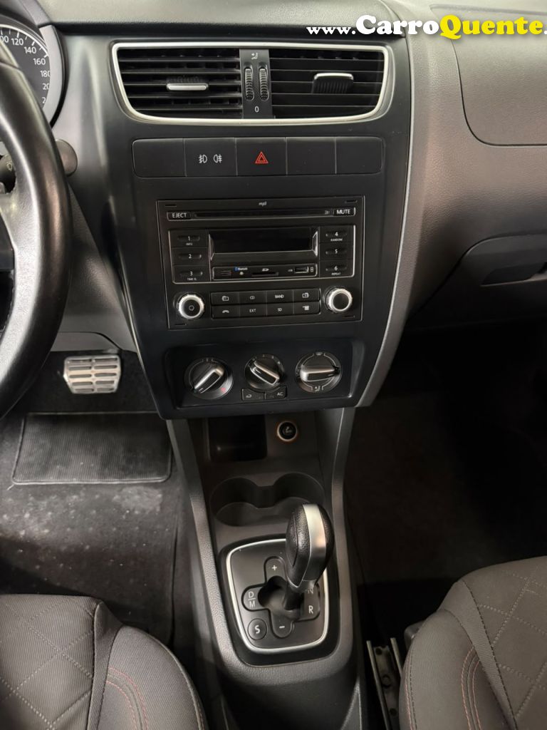 VOLKSWAGEN   FOX 1.6 MI I MOTION TOTAL FLEX 8V 5P   PRATA 2013 1.6 FLEX - Loja