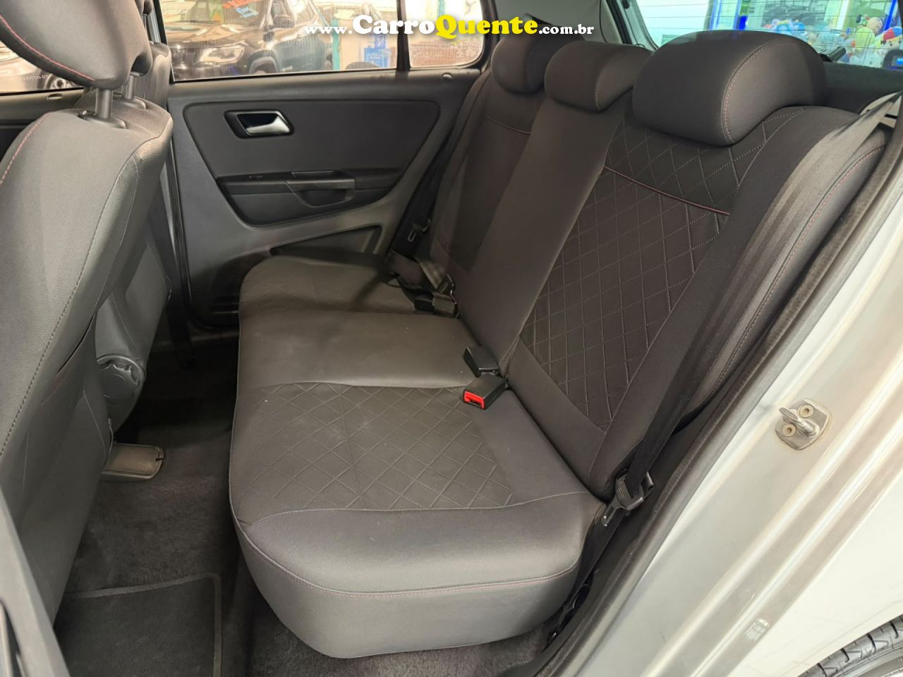 VOLKSWAGEN   FOX 1.6 MI I MOTION TOTAL FLEX 8V 5P   PRATA 2013 1.6 FLEX - Loja