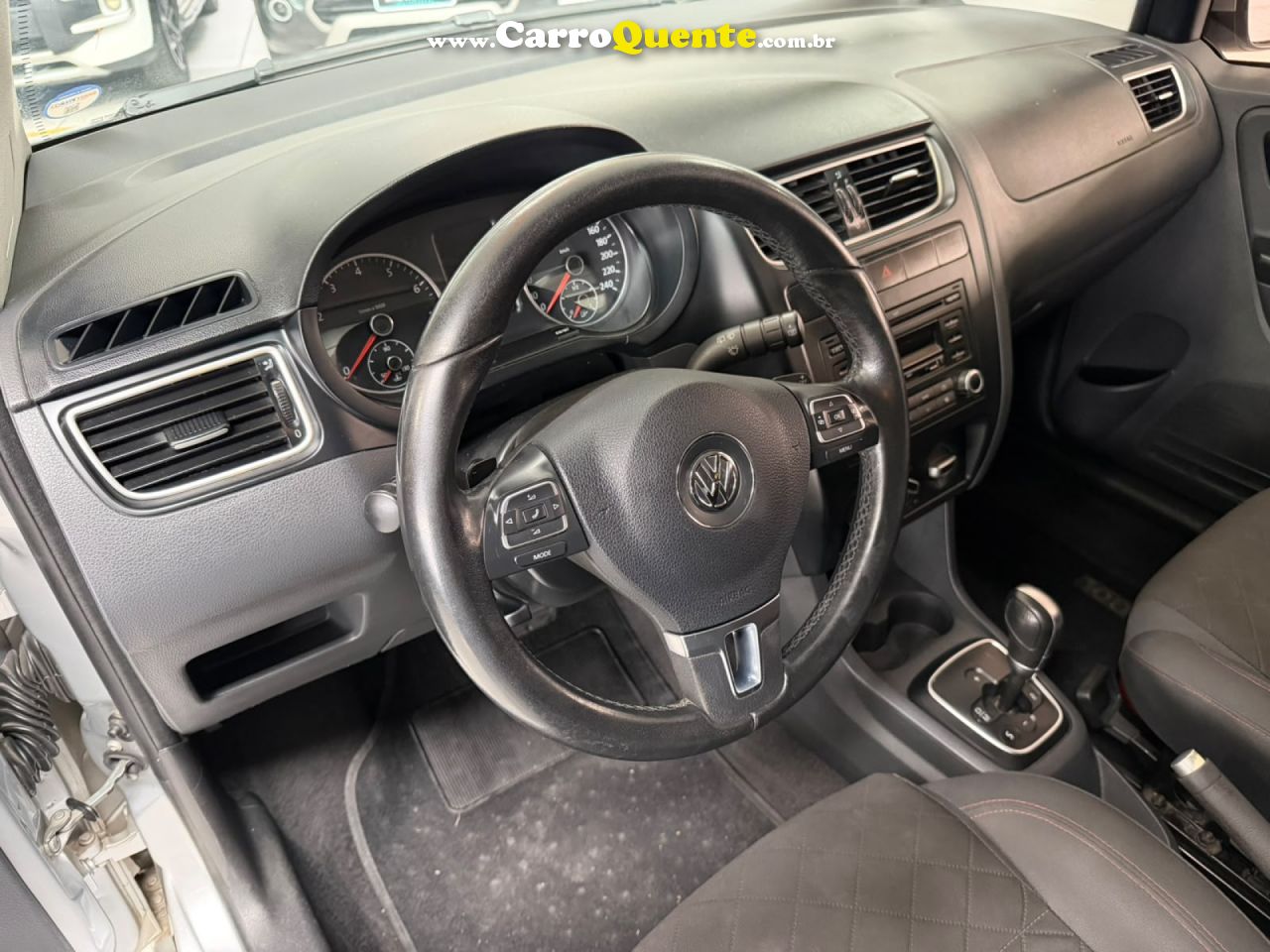 VOLKSWAGEN   FOX 1.6 MI I MOTION TOTAL FLEX 8V 5P   PRATA 2013 1.6 FLEX - Loja