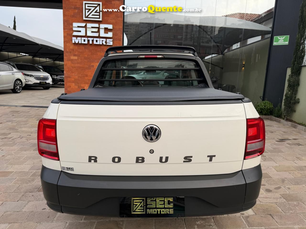 VOLKSWAGEN   SAVEIRO ROBUST 1.6 TOTAL FLEX 8V CD   BRANCO 2020 1.6 FLEX - Loja