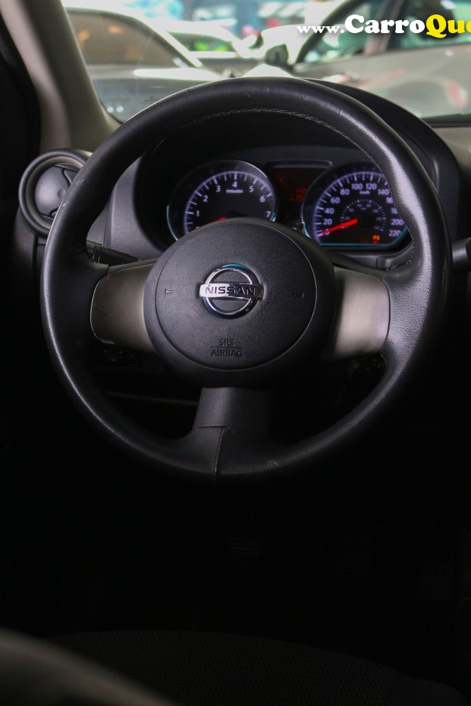 NISSAN   VERSA SL 1.6 16V FLEX FUEL 4P MEC.   PRATA 2013 1.6 FLEX - Loja