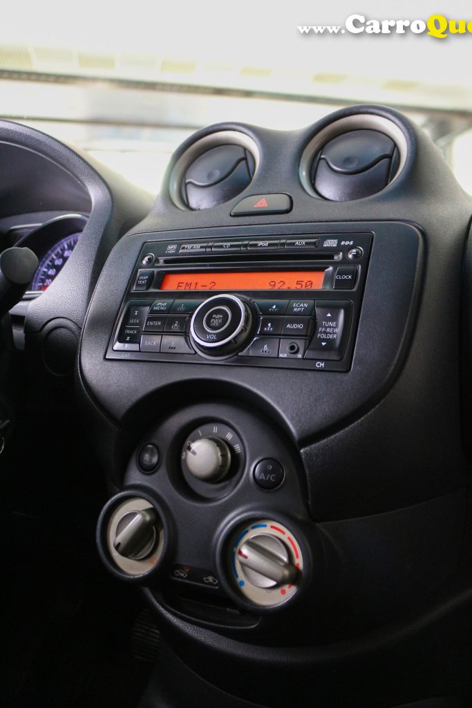 NISSAN   VERSA SL 1.6 16V FLEX FUEL 4P MEC.   PRATA 2013 1.6 FLEX - Loja