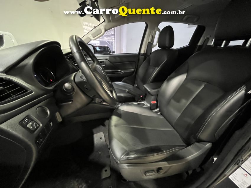 Mitsubishi L200 TRITON 2.4 16V TURBO DIESEL OUTDOOR GLS CD 4X4 AUTOMÁTICO - Loja