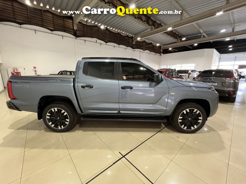 Mitsubishi TRITON 2.4 BITURBO DIESEL CD TARMAC 4X2 AUTOMÁTICO - Loja