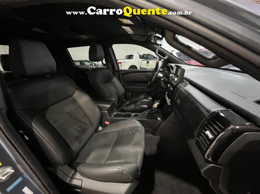 Mitsubishi TRITON 2.4 BITURBO DIESEL CD TARMAC 4X2 AUTOMÁTICO - Loja