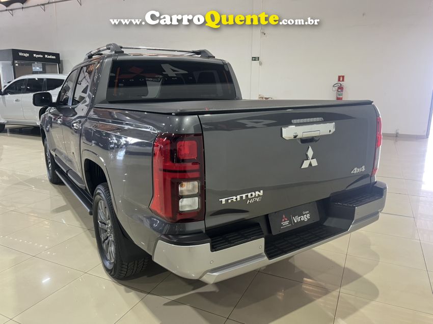 Mitsubishi TRITON 2.4 BITURBO DIESEL CD HPE 4X4 AUTOMÁTICO - Loja