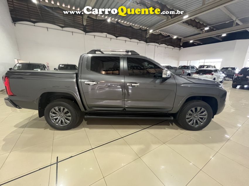 Mitsubishi TRITON 2.4 BITURBO DIESEL CD HPE 4X4 AUTOMÁTICO - Loja