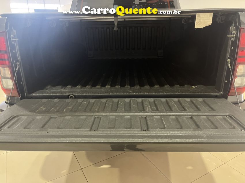 Mitsubishi TRITON 2.4 BITURBO DIESEL CD HPE 4X4 AUTOMÁTICO - Loja
