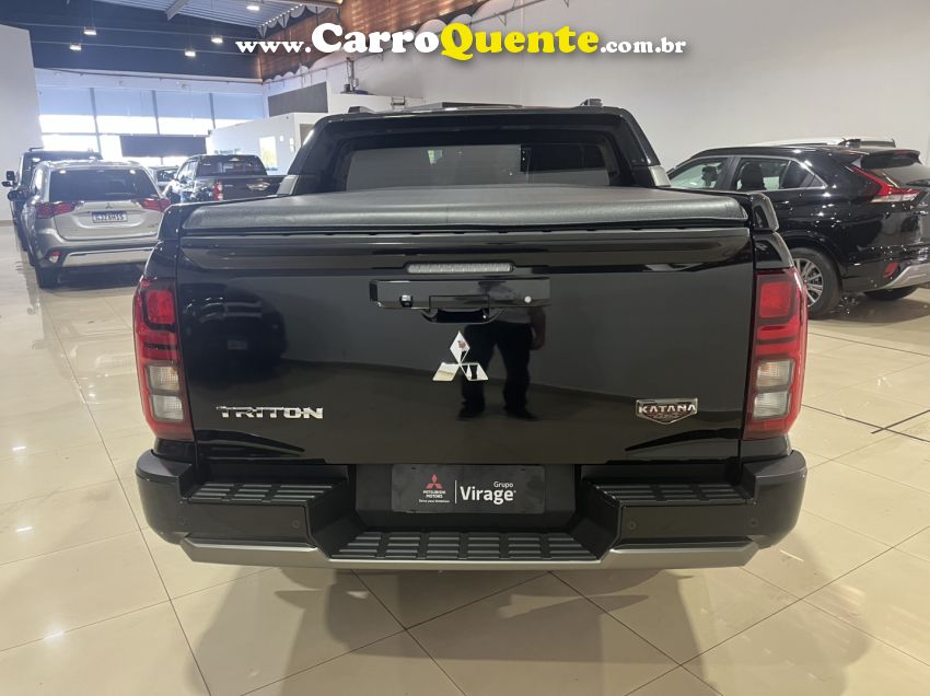 Mitsubishi TRITON 2.4 BITURBO DIESEL CD KATANA 4X4 AUTOMÁTICO - Loja