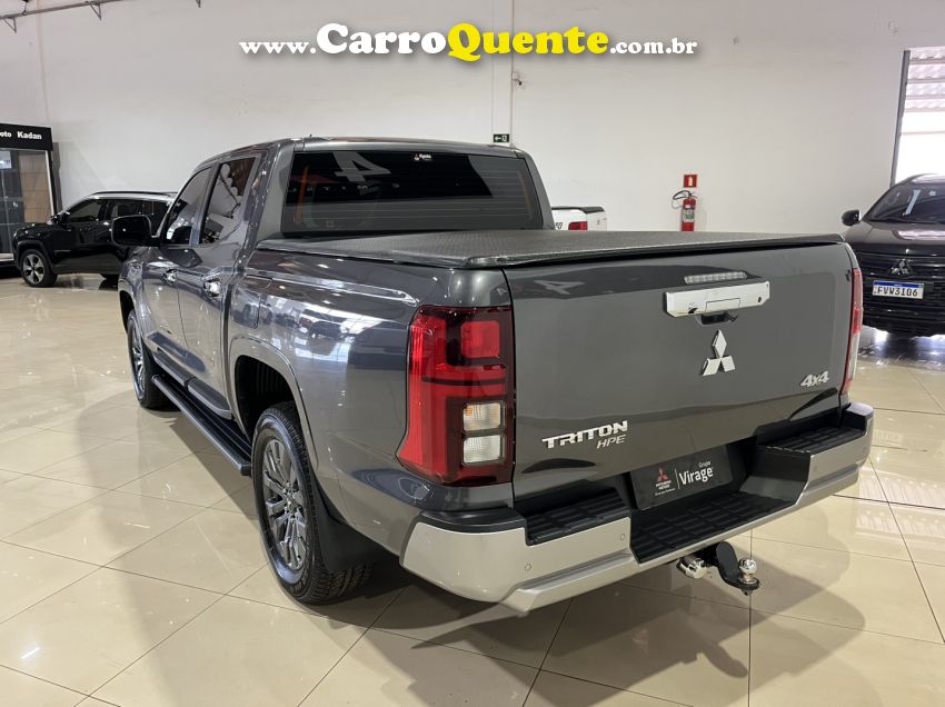Mitsubishi TRITON 2.4 BITURBO DIESEL CD HPE 4X4 AUTOMÁTICO - Loja