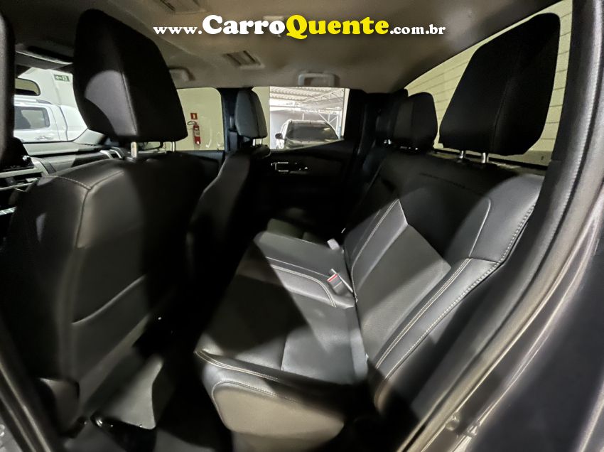 Mitsubishi TRITON 2.4 BITURBO DIESEL CD HPE 4X4 AUTOMÁTICO - Loja