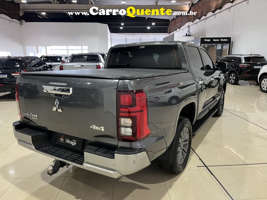 Mitsubishi TRITON 2.4 BITURBO DIESEL CD HPE 4X4 AUTOMÁTICO - Loja