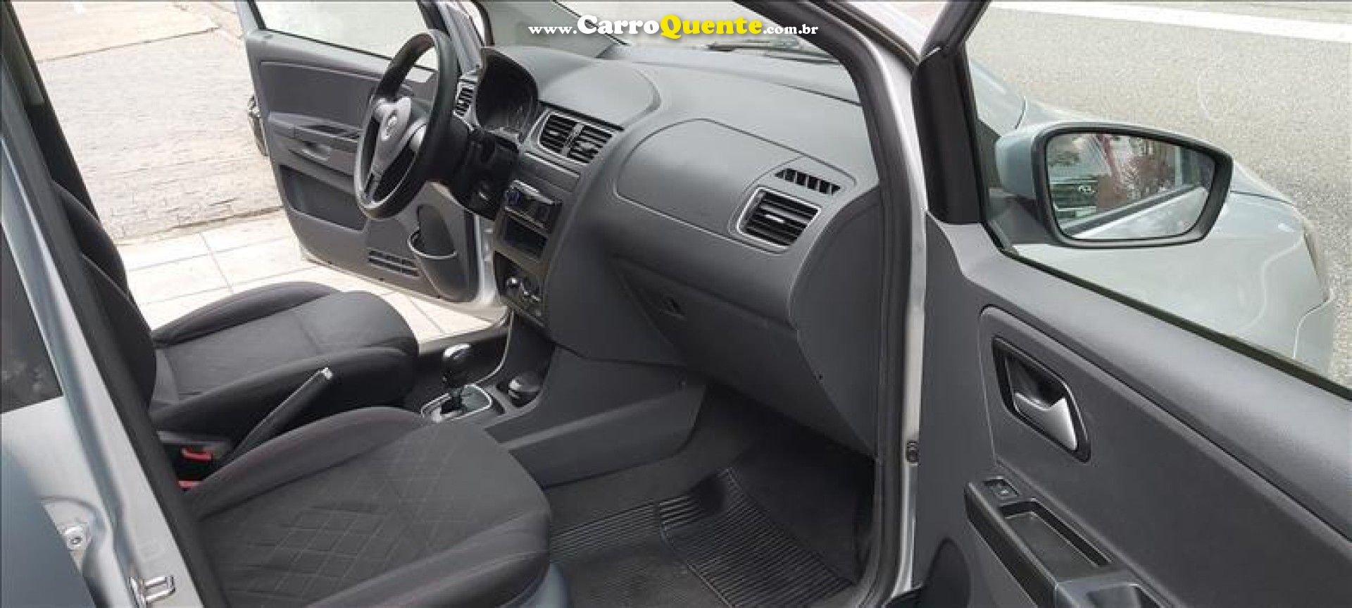 VOLKSWAGEN   FOX PRIMEHGHI. IMOTION 1.6 T.FLEX 8V 5P   PRATA 2013 1.6 FLEX - Loja