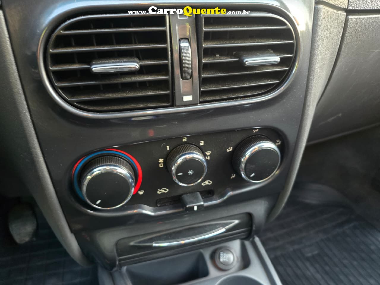 FIAT   PALIO WEEKEND ADVENTURE LOCKER 1.8 FLEX   PRATA 2013 1.8 FLEX - Loja