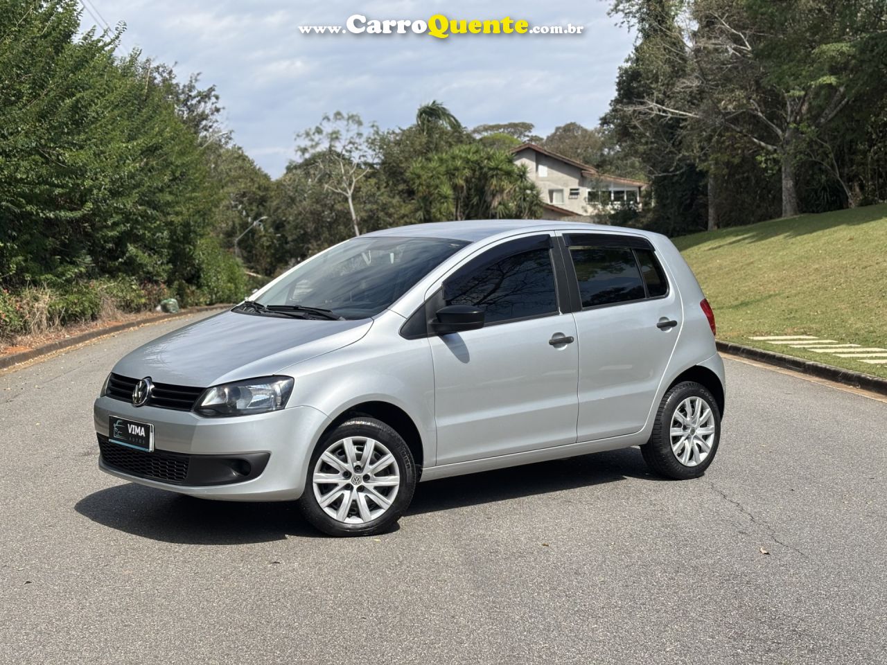 VOLKSWAGEN   FOX 1.6 MI TOTAL FLEX 8V 5P   PRATA 2013 1.6 FLEX - Loja