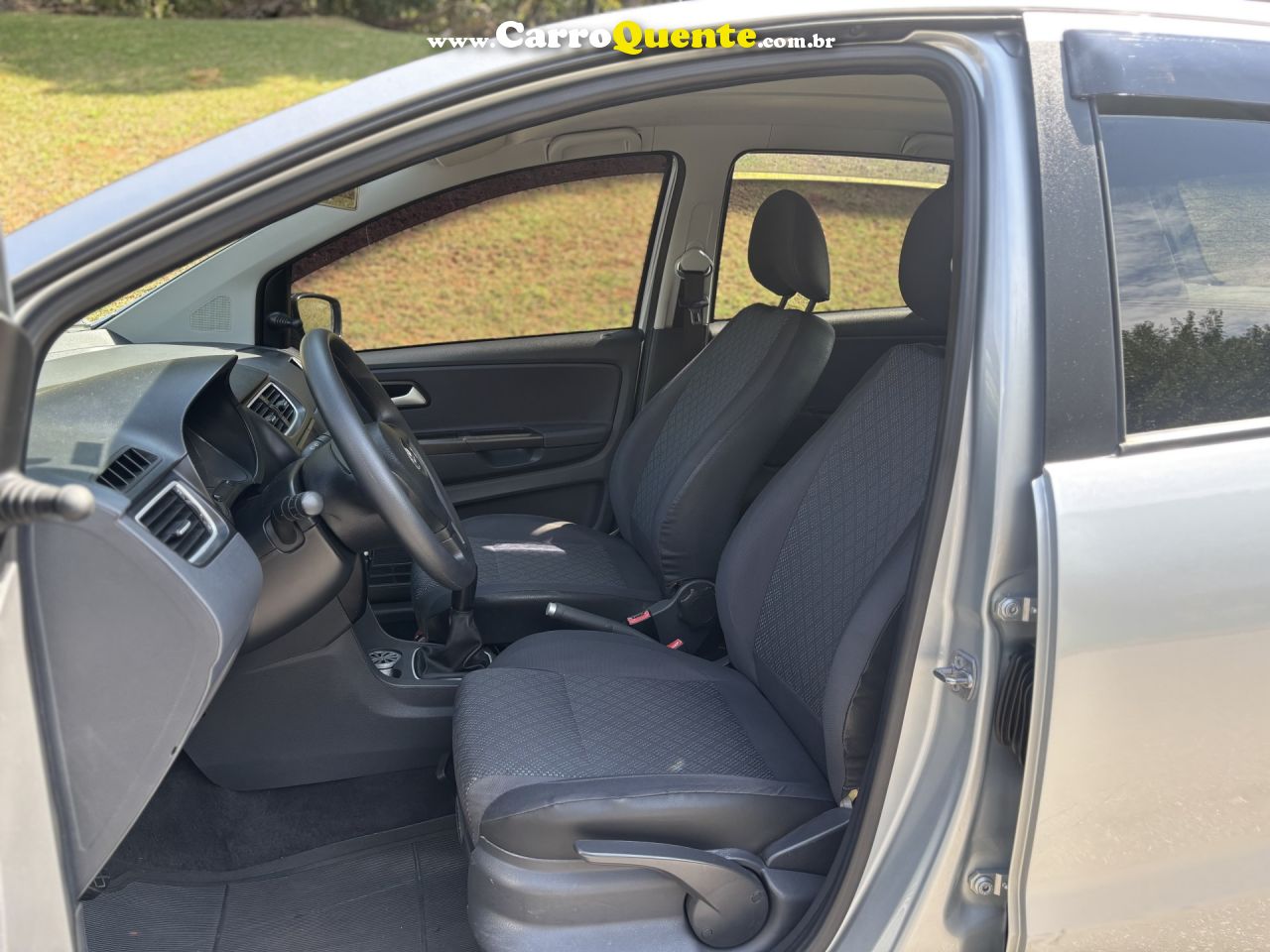 VOLKSWAGEN   FOX 1.6 MI TOTAL FLEX 8V 5P   PRATA 2013 1.6 FLEX - Loja