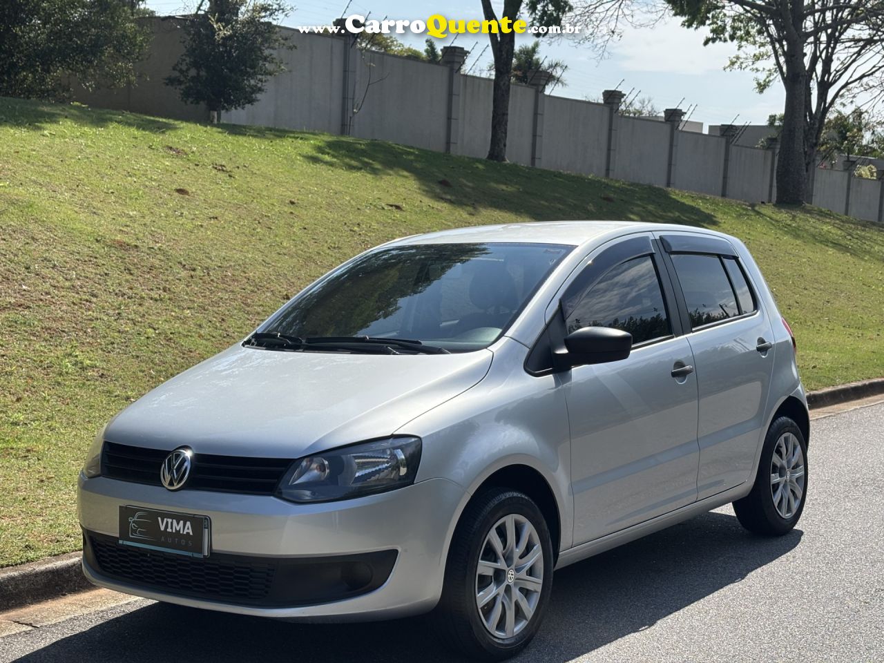 VOLKSWAGEN   FOX 1.6 MI TOTAL FLEX 8V 5P   PRATA 2013 1.6 FLEX - Loja