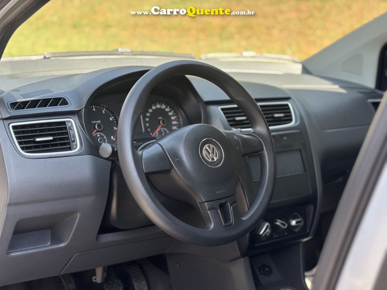 VOLKSWAGEN   FOX 1.6 MI TOTAL FLEX 8V 5P   PRATA 2013 1.6 FLEX - Loja