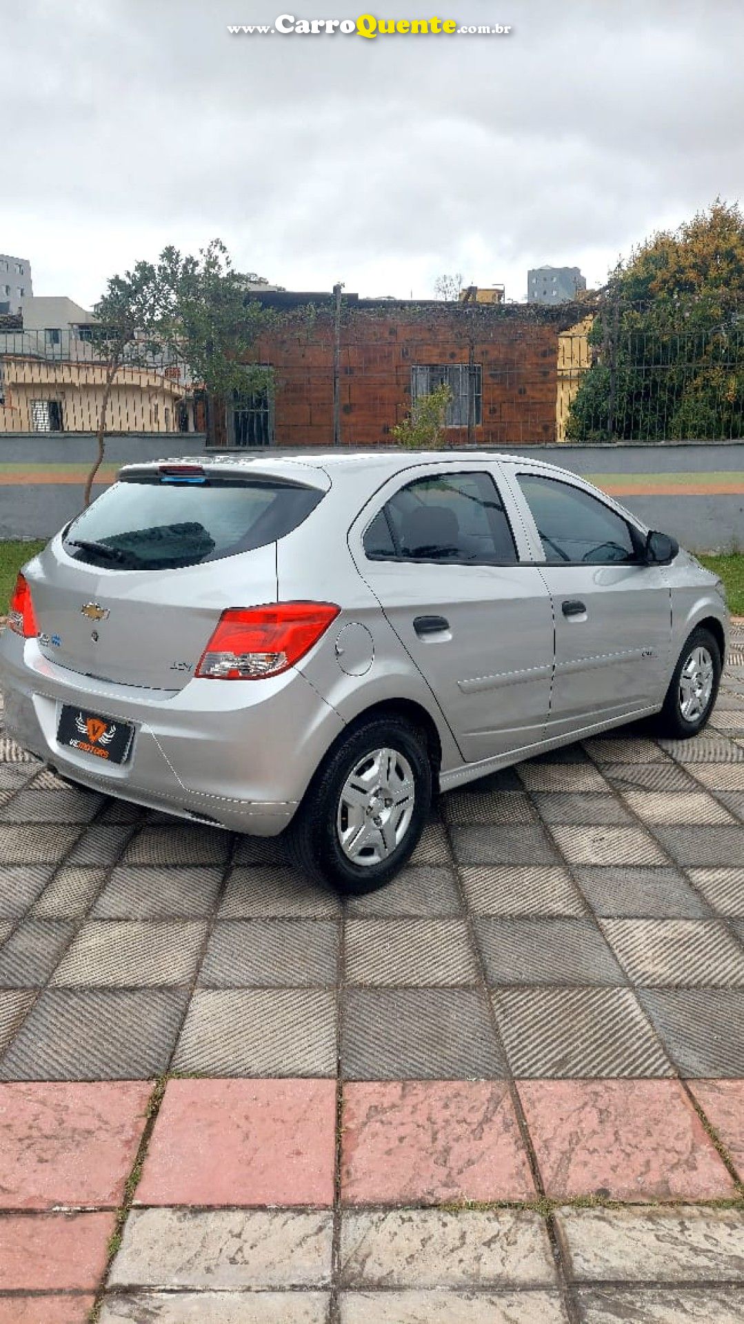 CHEVROLET   ONIX HATCH JOY 1.0 8V FLEX 5P MEC.   PRATA 2018 1.0 FLEX - Loja