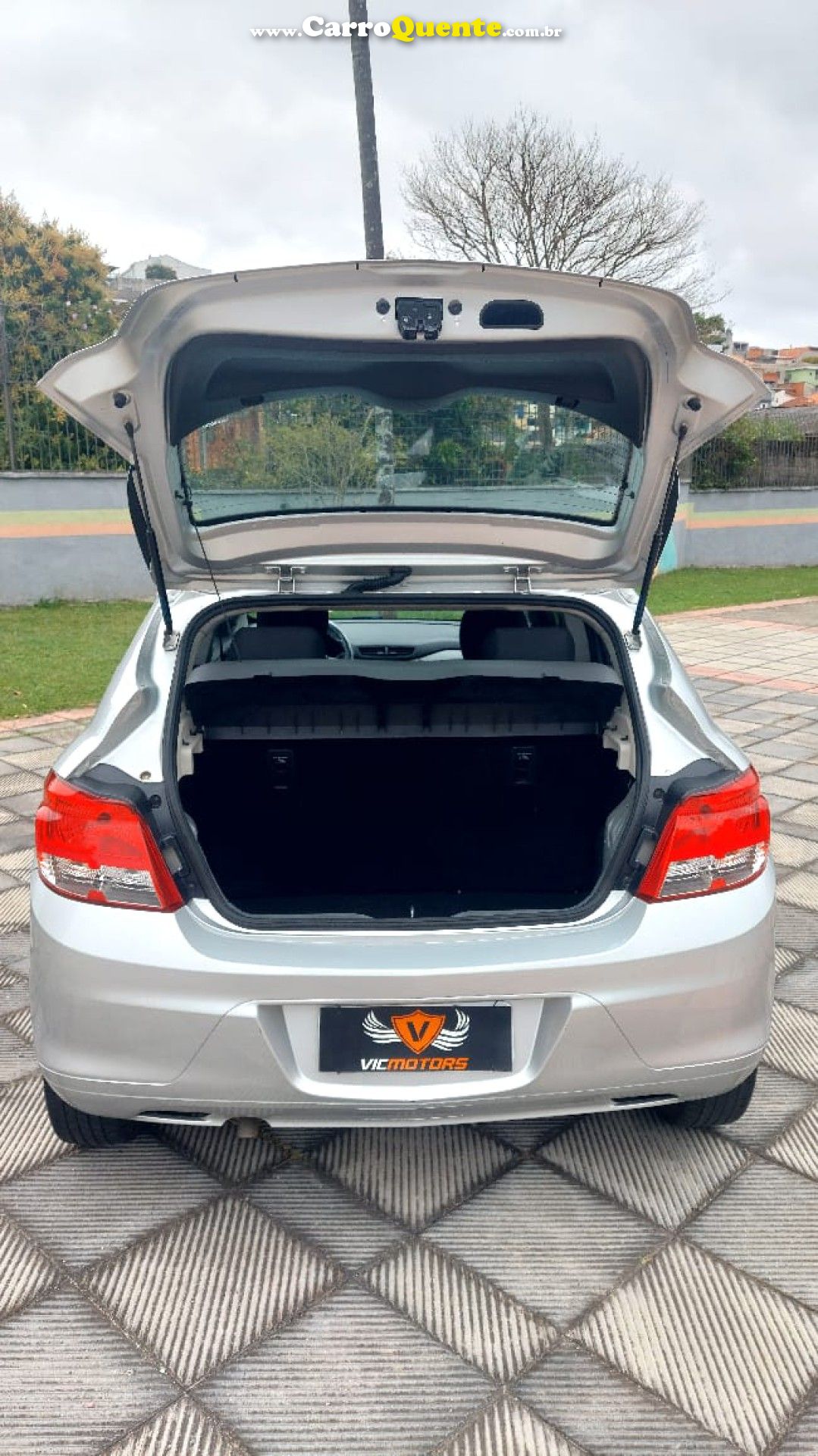 CHEVROLET   ONIX HATCH JOY 1.0 8V FLEX 5P MEC.   PRATA 2018 1.0 FLEX - Loja