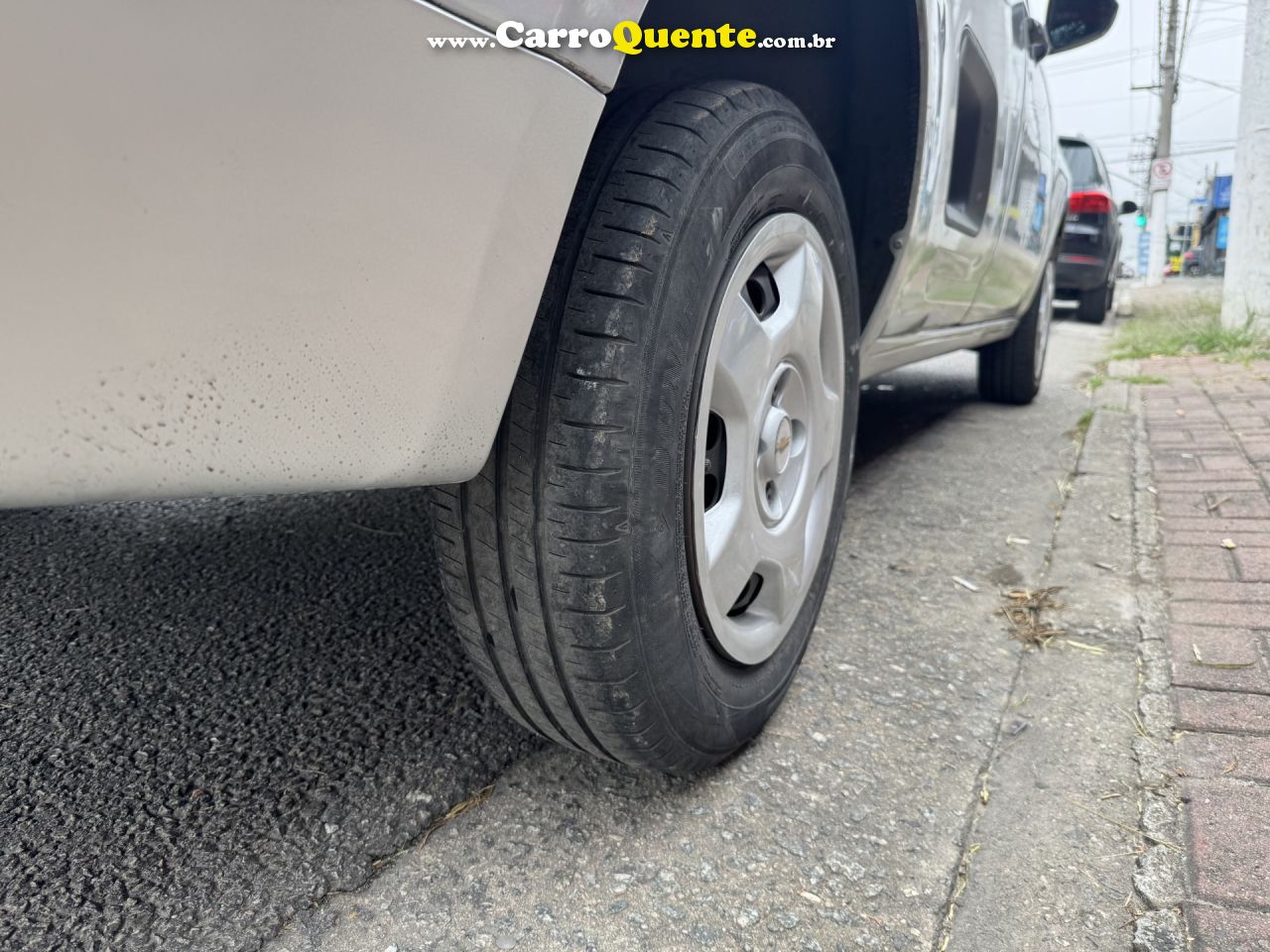 CHEVROLET   MONTANA LS 1.4 ECONOFLEX 8V 2P   PRATA 2013 1.4 FLEX - Loja