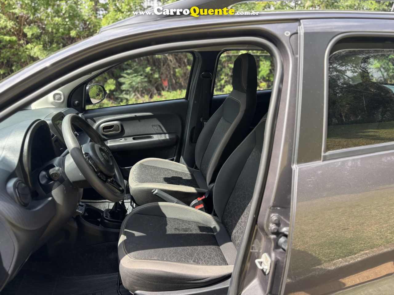 FIAT   MOBI TREKKING 1.0 FLEX 5P.   CINZA 2023 1.0 FLEX - Loja
