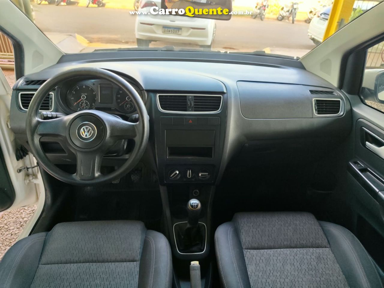 VOLKSWAGEN   FOX 1.0 MI TOTAL FLEX 8V 5P   BRANCO 2013 1.0 FLEX - Loja