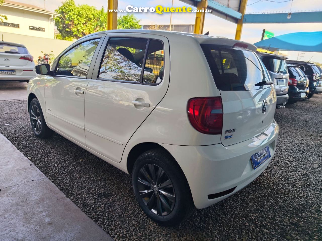 VOLKSWAGEN   FOX 1.0 MI TOTAL FLEX 8V 5P   BRANCO 2013 1.0 FLEX - Loja