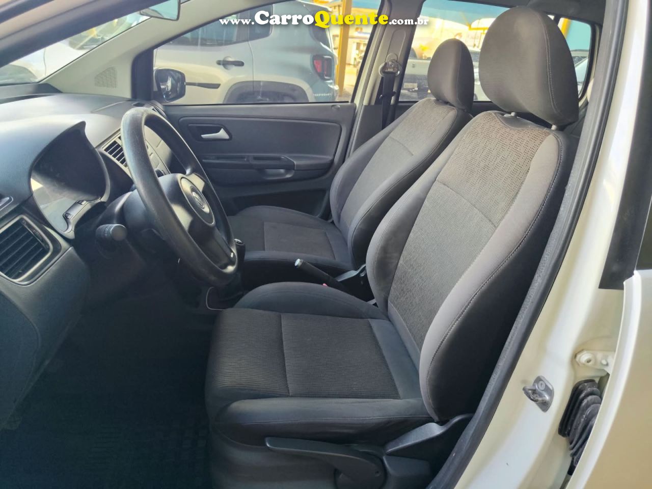 VOLKSWAGEN   FOX 1.0 MI TOTAL FLEX 8V 5P   BRANCO 2013 1.0 FLEX - Loja