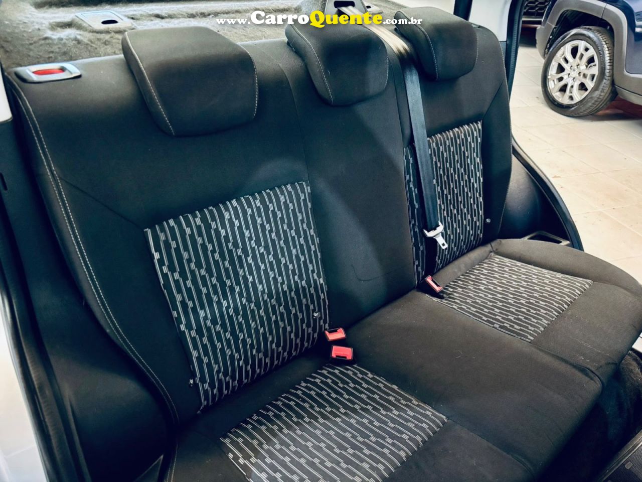 FORD   KA+ SEDAN 1.0 SESE PLUS TIVCT FLEX 4P   PRATA 2018 1.0 FLEX - Loja