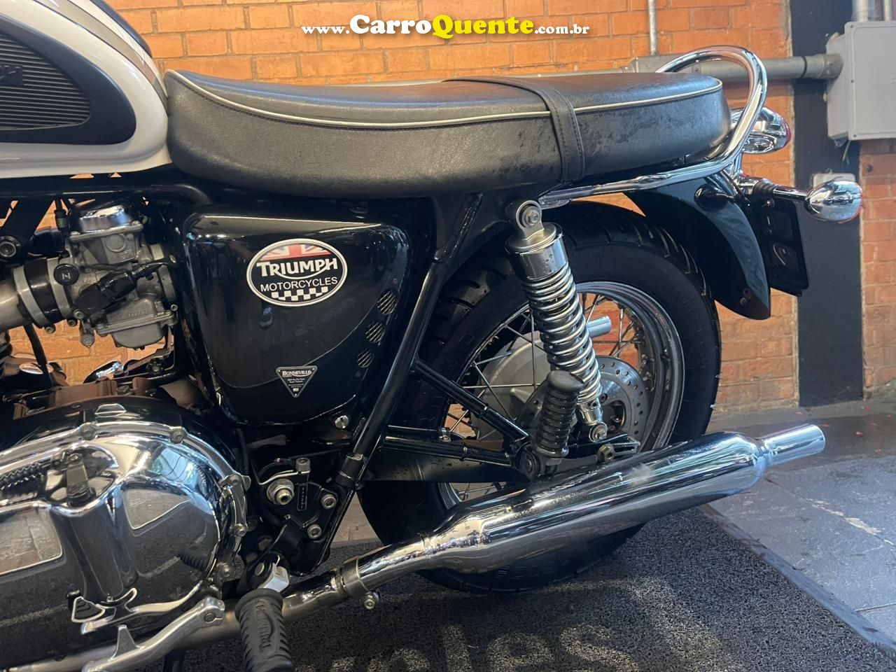 TRIUMPH BONNEVILLE T 100 865 2014 - Loja