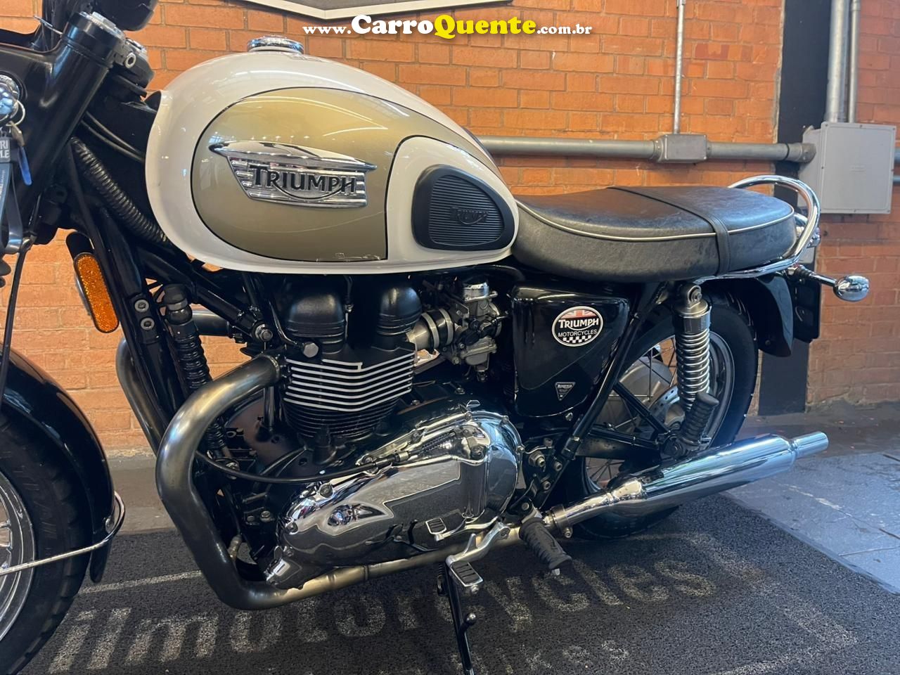 TRIUMPH BONNEVILLE T 100 865 2014 - Loja