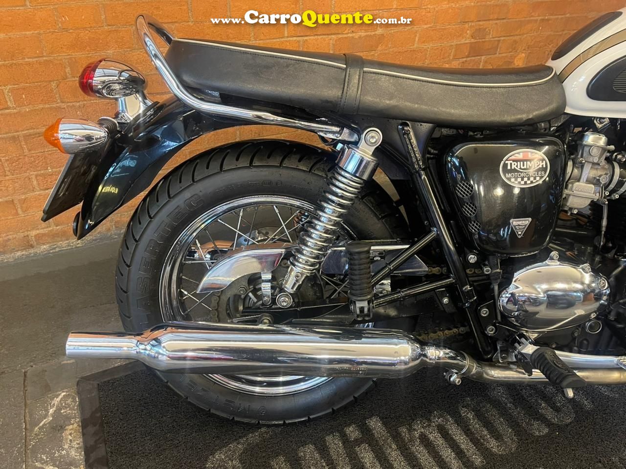 TRIUMPH BONNEVILLE T 100 865 2014 - Loja