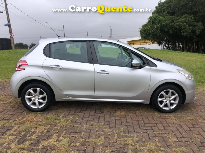 Peugeot 208 1.5 ALLURE 8V FLEX 4P MANUAL - Loja