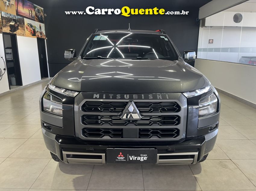 Mitsubishi TRITON 2.4 BITURBO DIESEL CD KATANA 4X4 AUTOMÁTICO - Loja