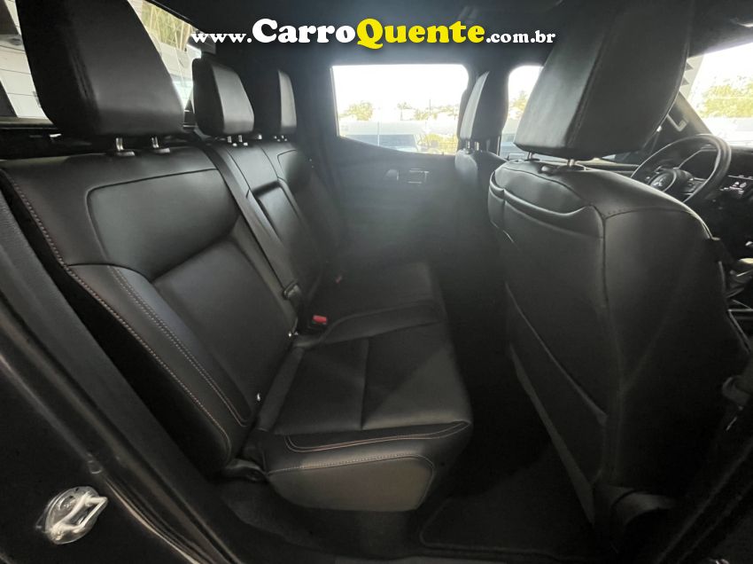 Mitsubishi TRITON 2.4 BITURBO DIESEL CD KATANA 4X4 AUTOMÁTICO - Loja