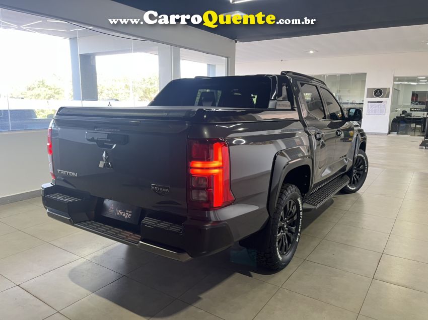 Mitsubishi TRITON 2.4 BITURBO DIESEL CD KATANA 4X4 AUTOMÁTICO - Loja