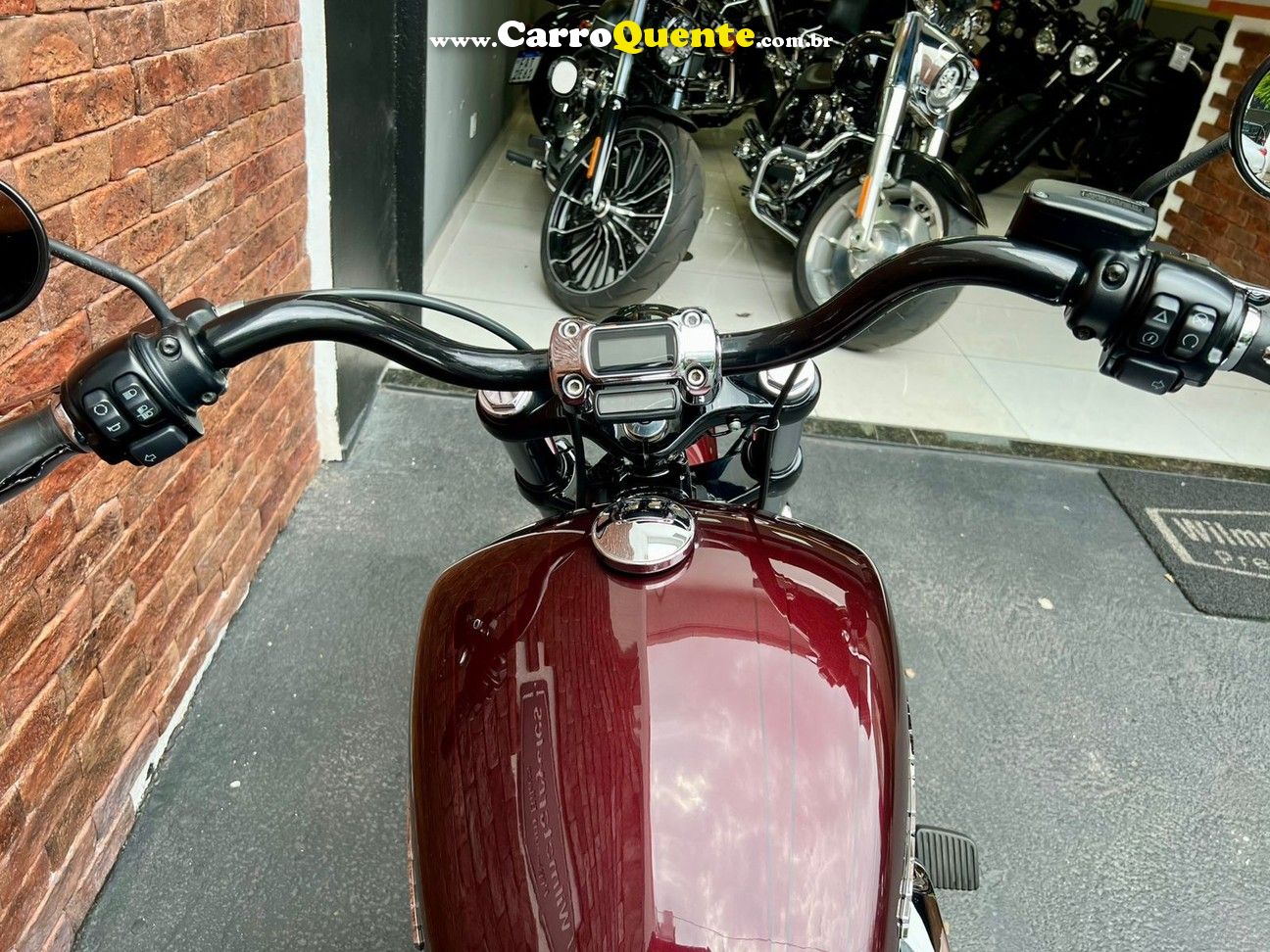 HARLEY-DAVIDSON SOFTAIL BREAKOUT 114 2018 - Loja