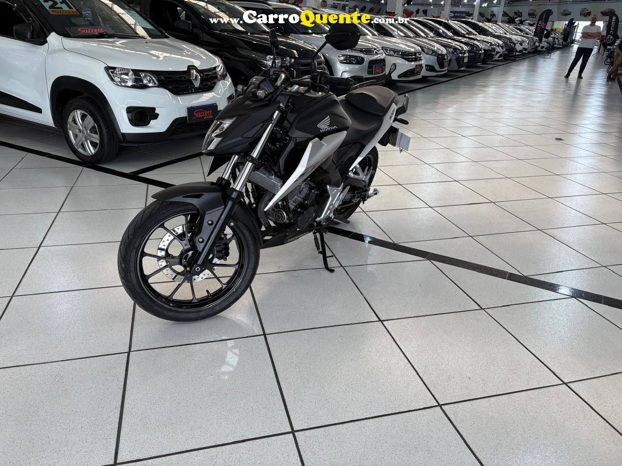 HONDA CB 300F TWISTER CBS C/ BAIXA KM 2026 - Loja