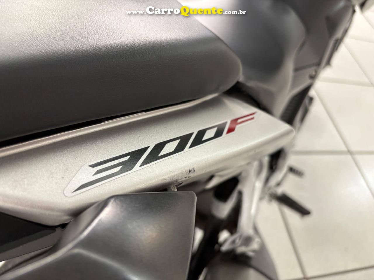 HONDA CB 300F TWISTER CBS C/ BAIXA KM 2026 - Loja