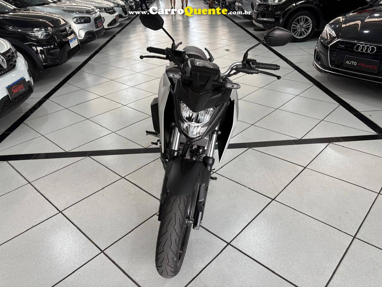 HONDA CB 300F TWISTER CBS C/ BAIXA KM 2026 - Loja