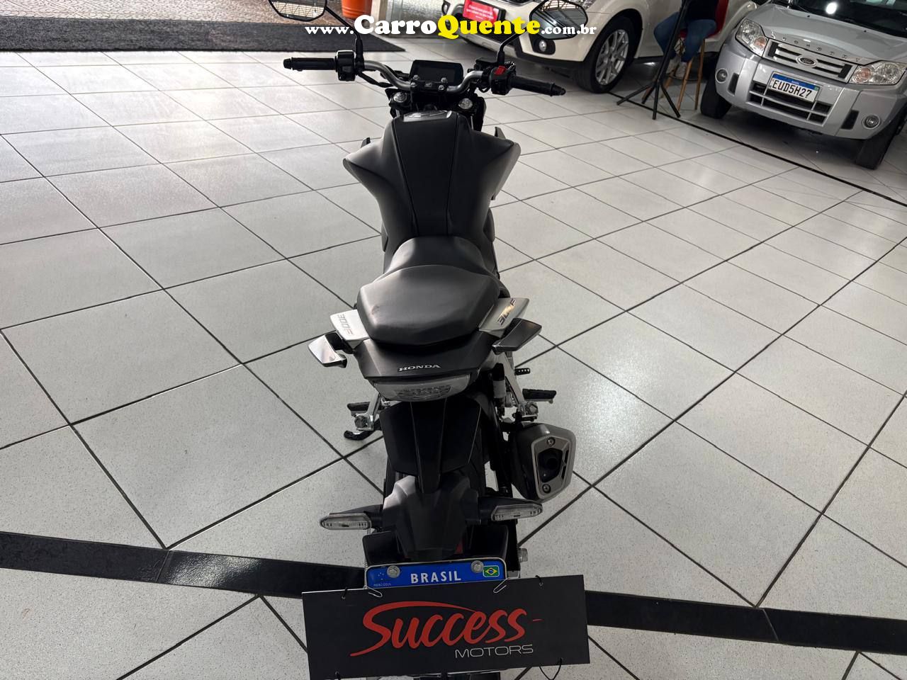 HONDA CB 300F TWISTER CBS C/ BAIXA KM 2026 - Loja