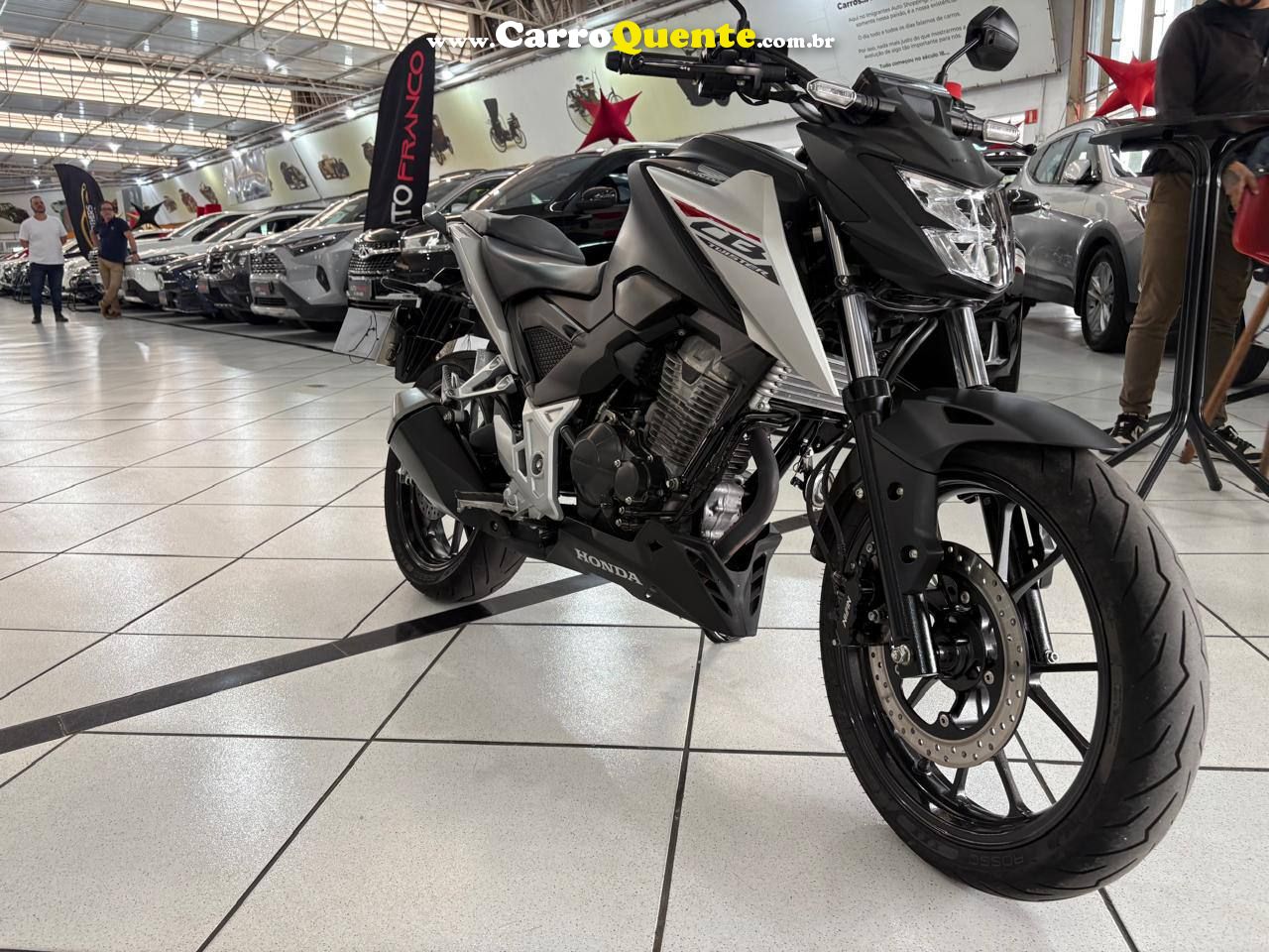 HONDA CB 300F TWISTER CBS C/ BAIXA KM 2026 - Loja