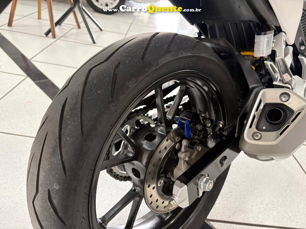 HONDA CB 300F TWISTER CBS C/ BAIXA KM 2026 - Loja