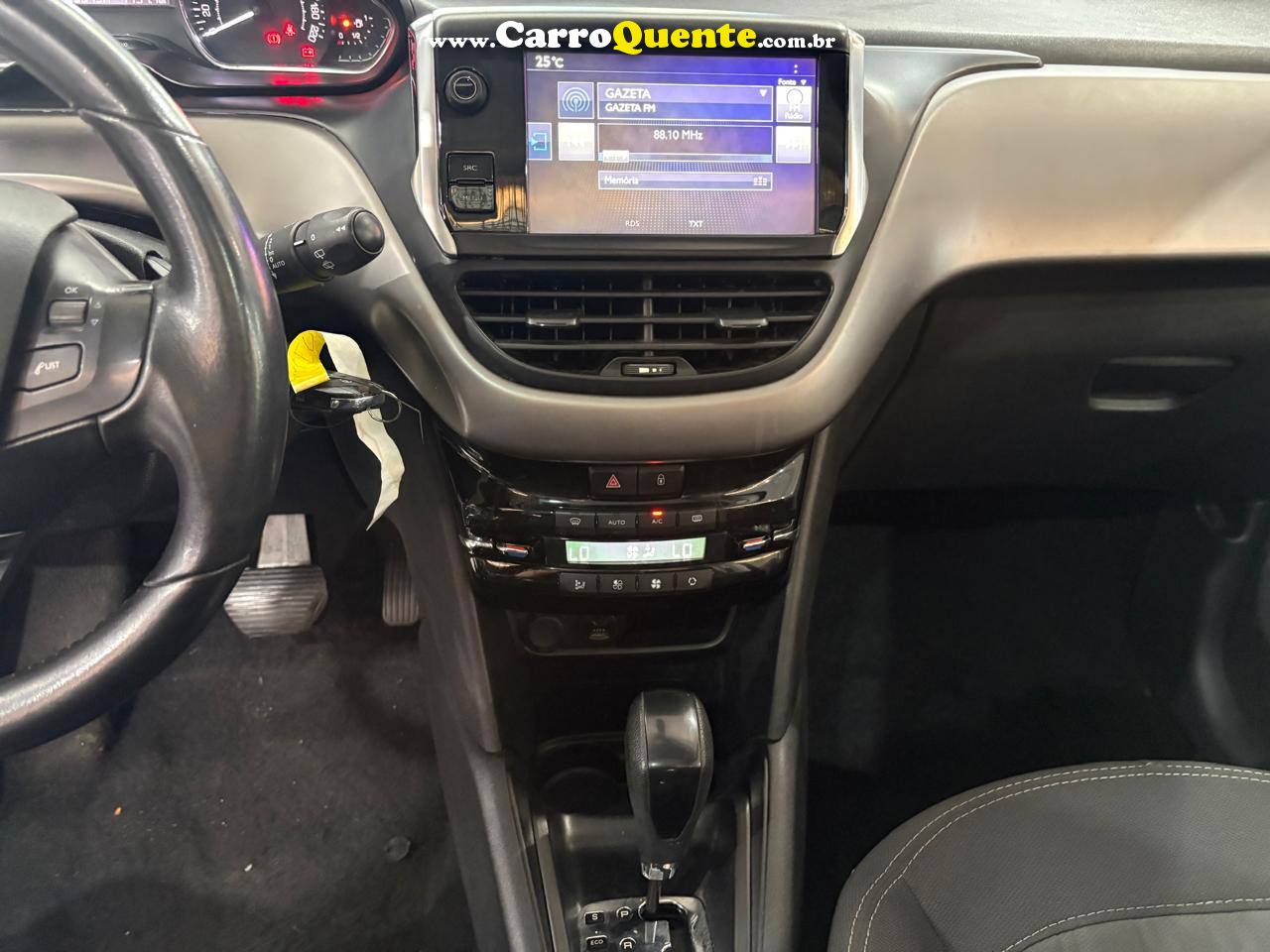 PEUGEOT 208 1.6 GRIFFE C/ BAIXA KM 2017 - Loja