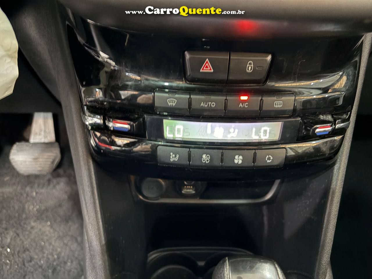 PEUGEOT 208 1.6 GRIFFE C/ BAIXA KM 2017 - Loja