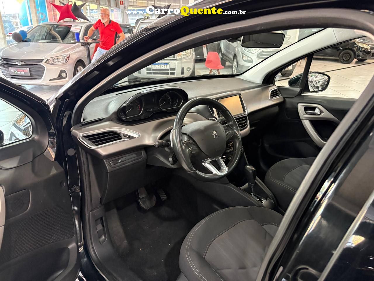 PEUGEOT 208 1.6 GRIFFE C/ BAIXA KM 2017 - Loja