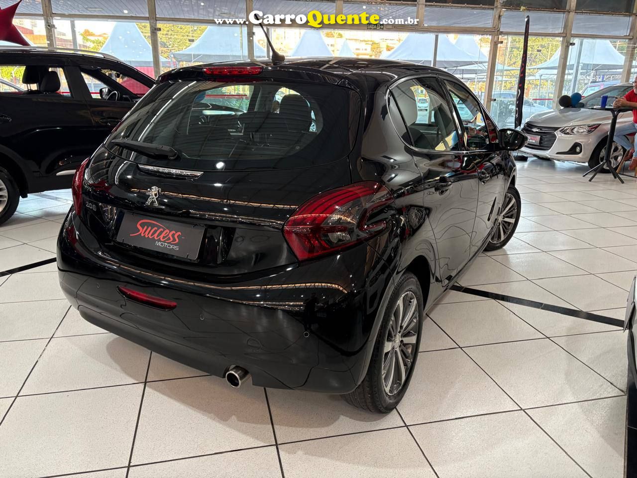 PEUGEOT 208 1.6 GRIFFE C/ BAIXA KM 2017 - Loja