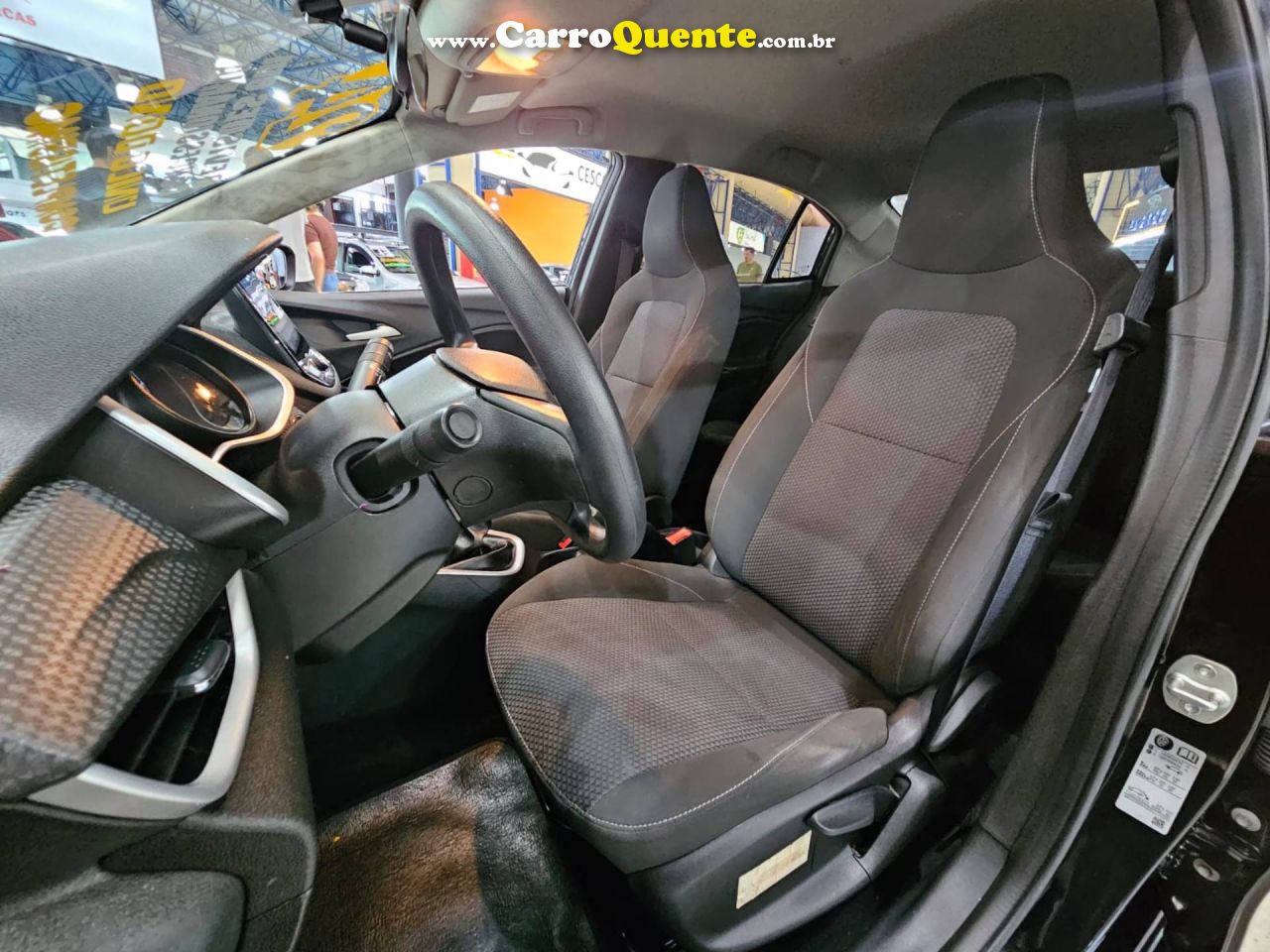 CHEVROLET ONIX 1.0 PLUS LT2 * C/ 31.000 KM Apenas * 2024 - Loja